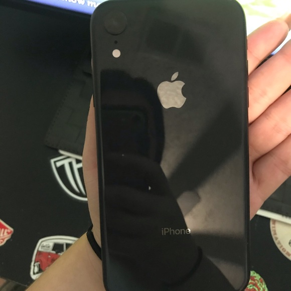 iPhone XR - Picture 2 of 5